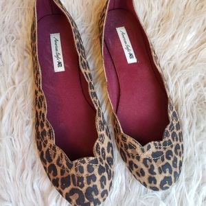 American Eagle leopard flats